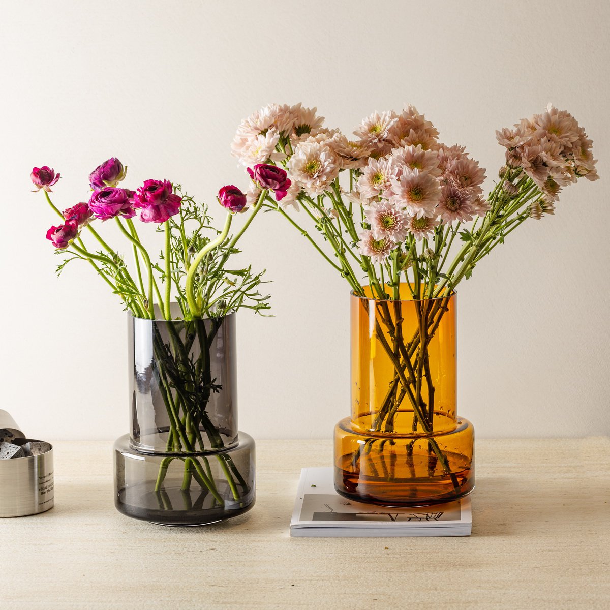 Vase en verre au design chic et moderne de style rétro, couleur ambre, TYLER 12AM