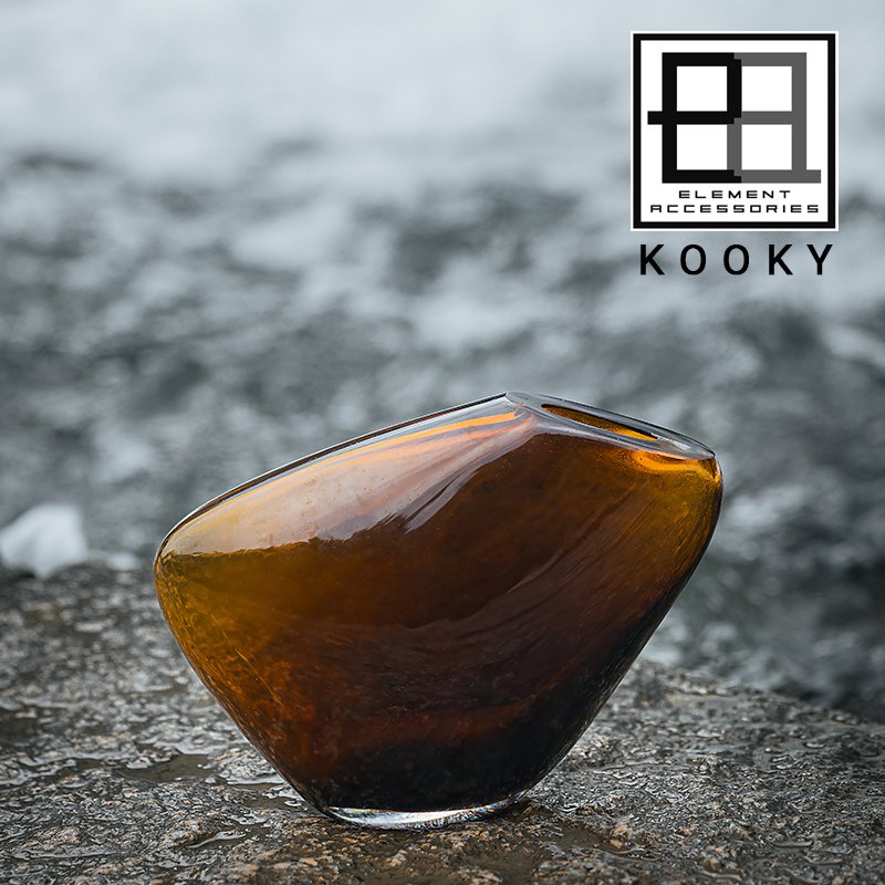 Vase moderne, forme organique très design, KOOKY16