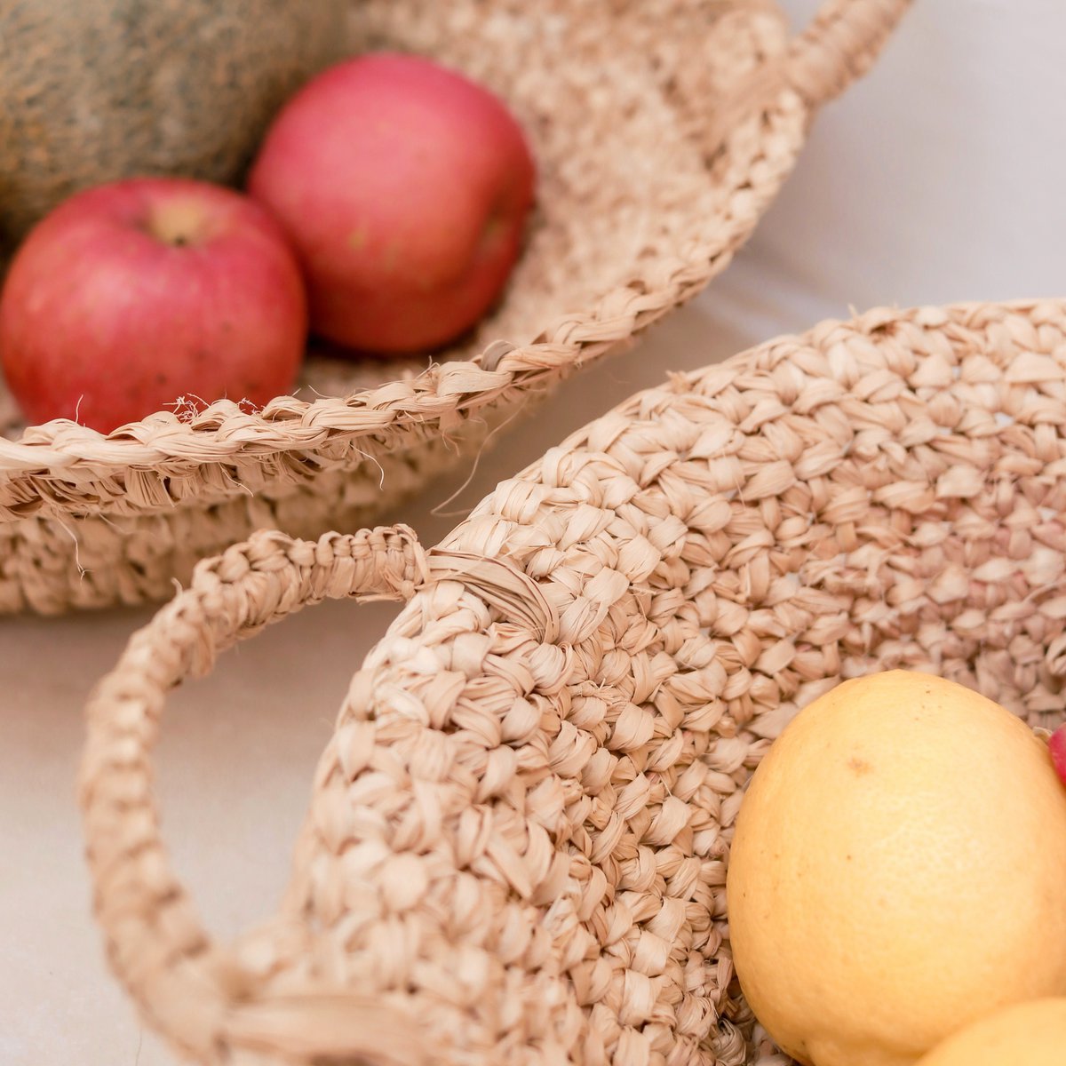 Bol en raphia tissé | Bol à fruits en fibres naturelles légères | Corbeille à pain RAGA (2 tailles)