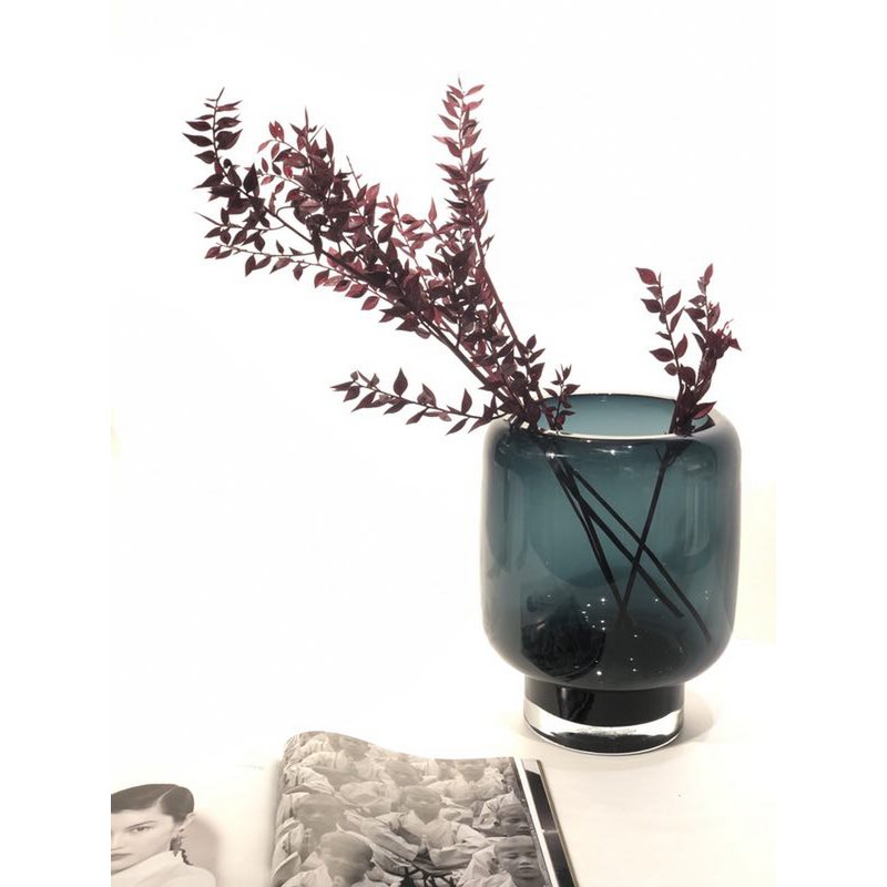 vase en verre moderne au design emblématique, bleu encre, ZADAR 25IB, verre de luxe 9 mm