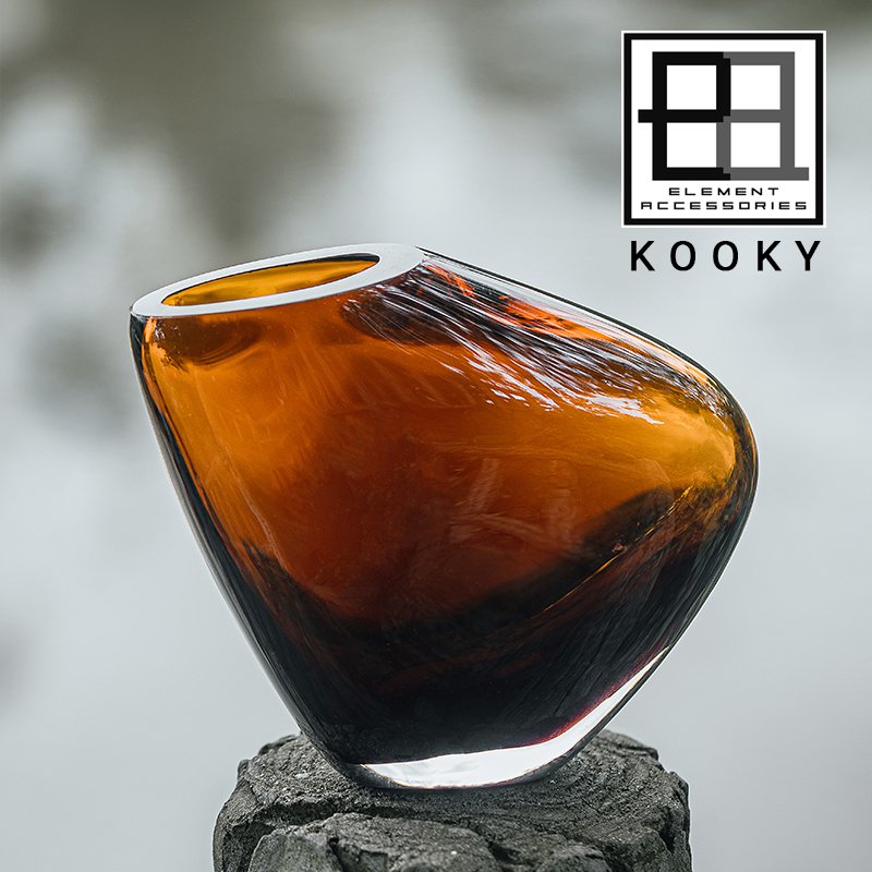 Vase moderne, forme organique très design, KOOKY16