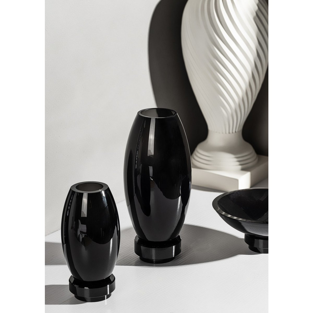 Art de la Table Grand vase moderne, design innovant, dos en verre haut de gamme. RUD44ZW Zistyhome art de la table
