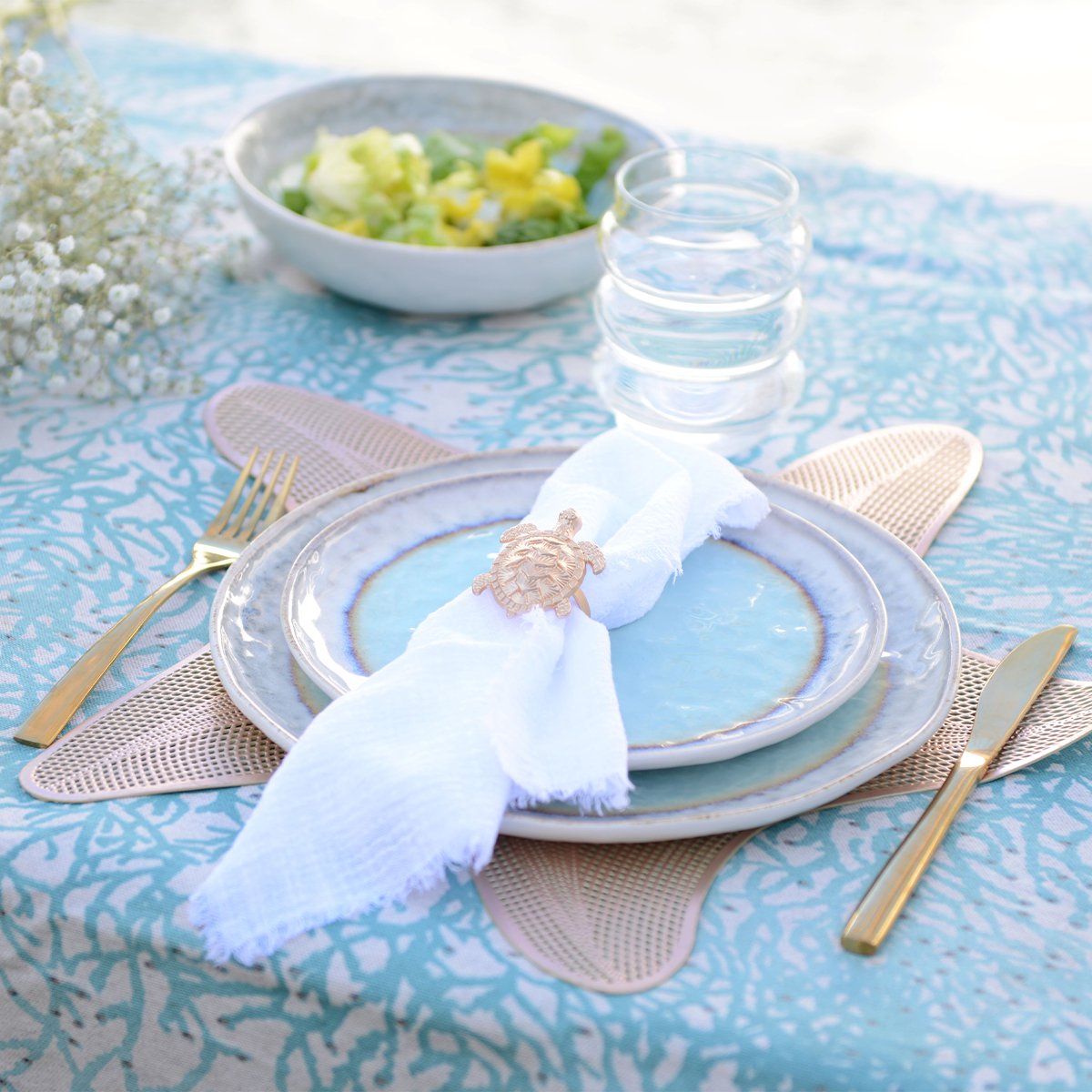 Assiette plate turquoise en porcelaine 27x27x1.6cm
