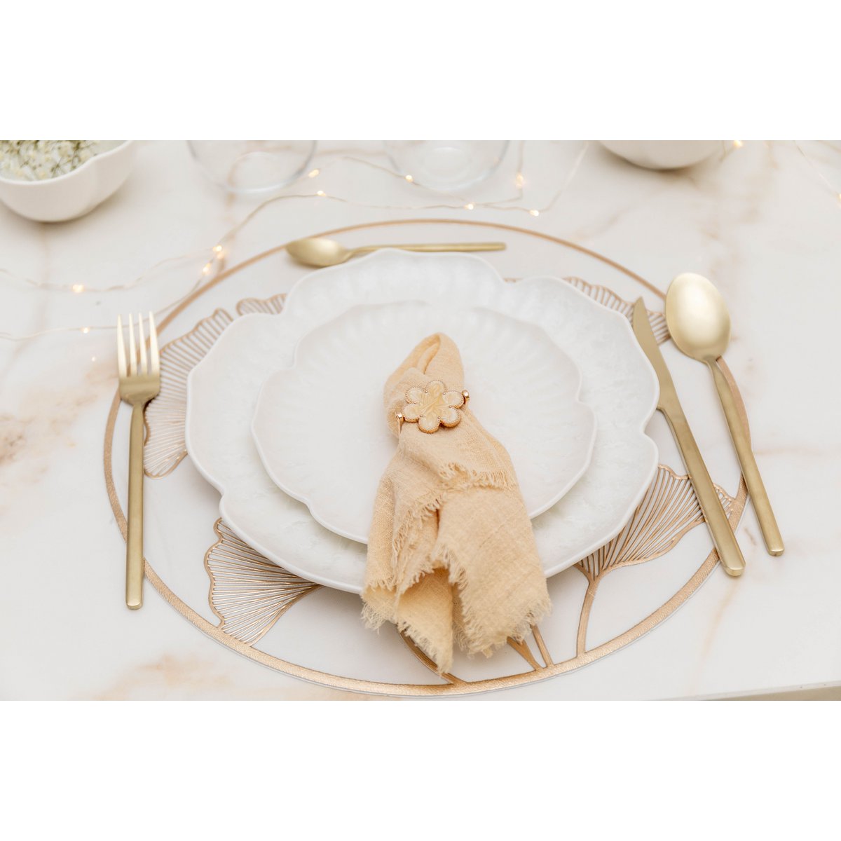 Assiette plate en porcelaine blanche Florale 25.5cm