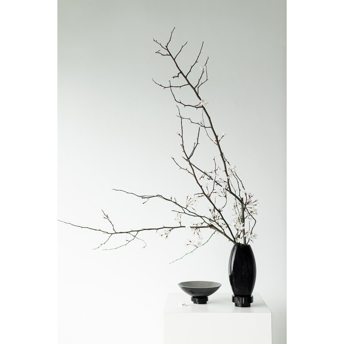 Petit vase moderne, design innovant, dos en verre haut de gamme. RUD15ZW