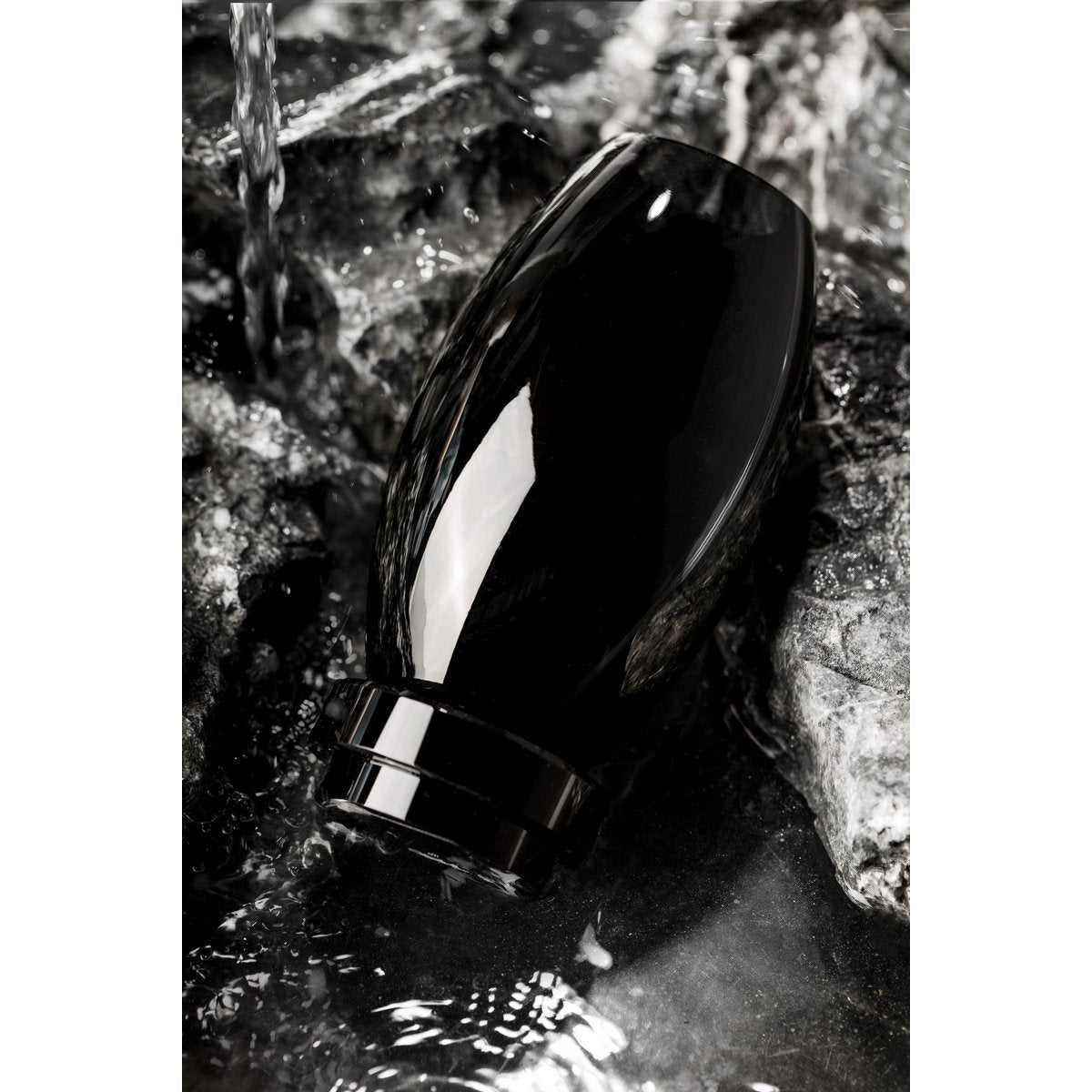 Petit vase moderne, design innovant, dos en verre haut de gamme. RUD15ZW