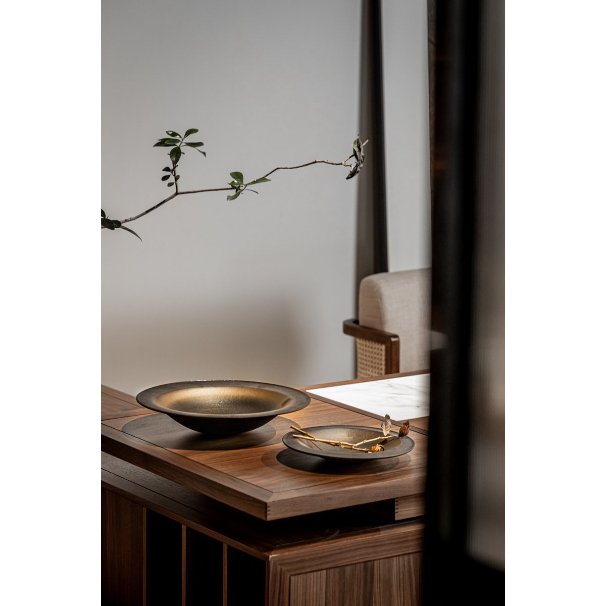 Art de la Table Nouveau grand bol plat en céramique moderne Est + Ouest, ULF06BB Zistyhome art de la table