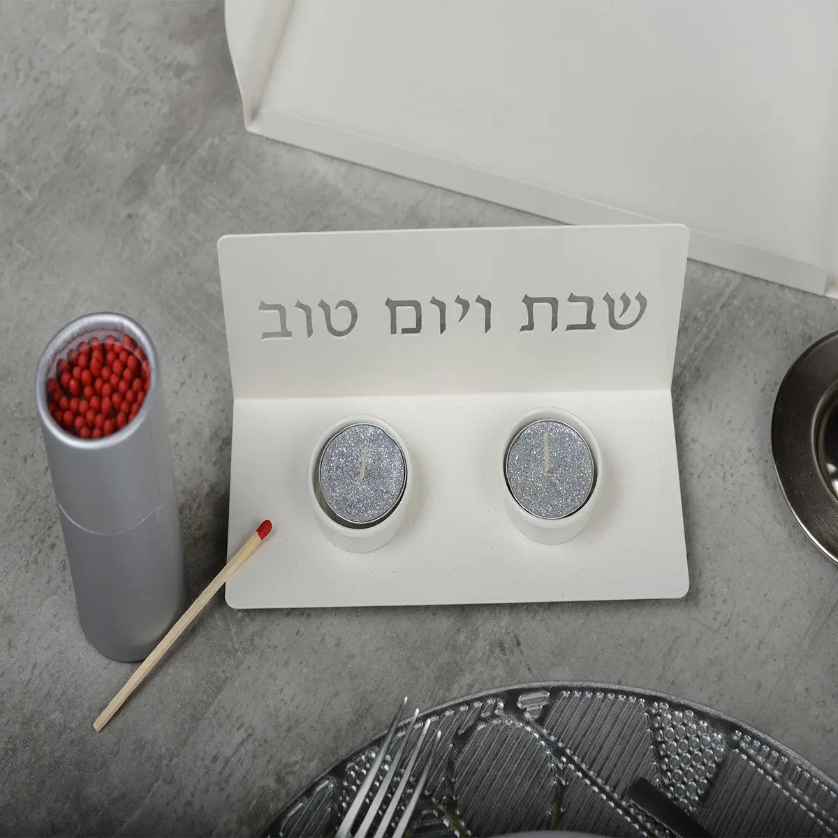 Allumettes dans boîte argentée - lot de 75 AULICA