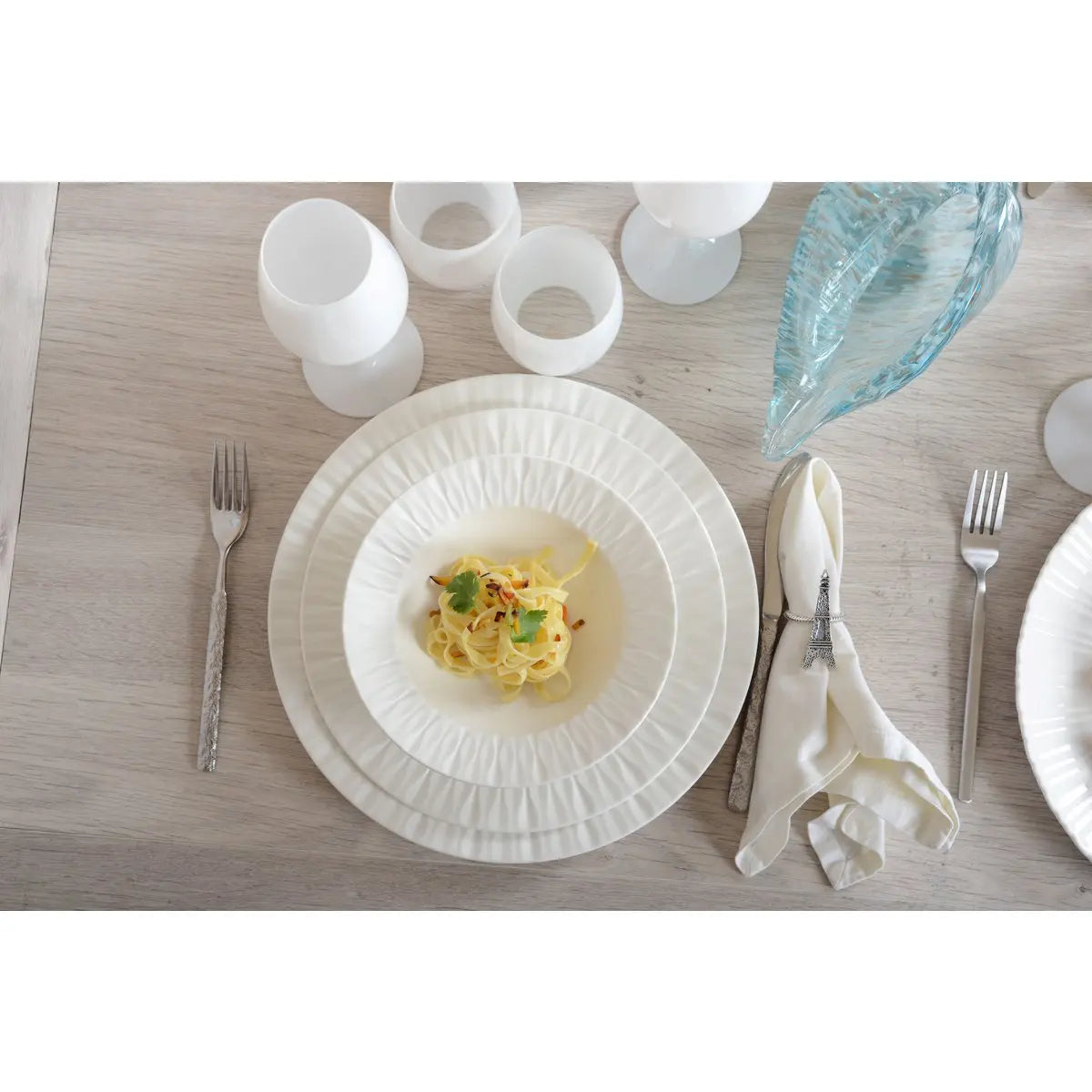 Assiette creuse blanche Lilia 20.3x20.3x4.3cm AULICA