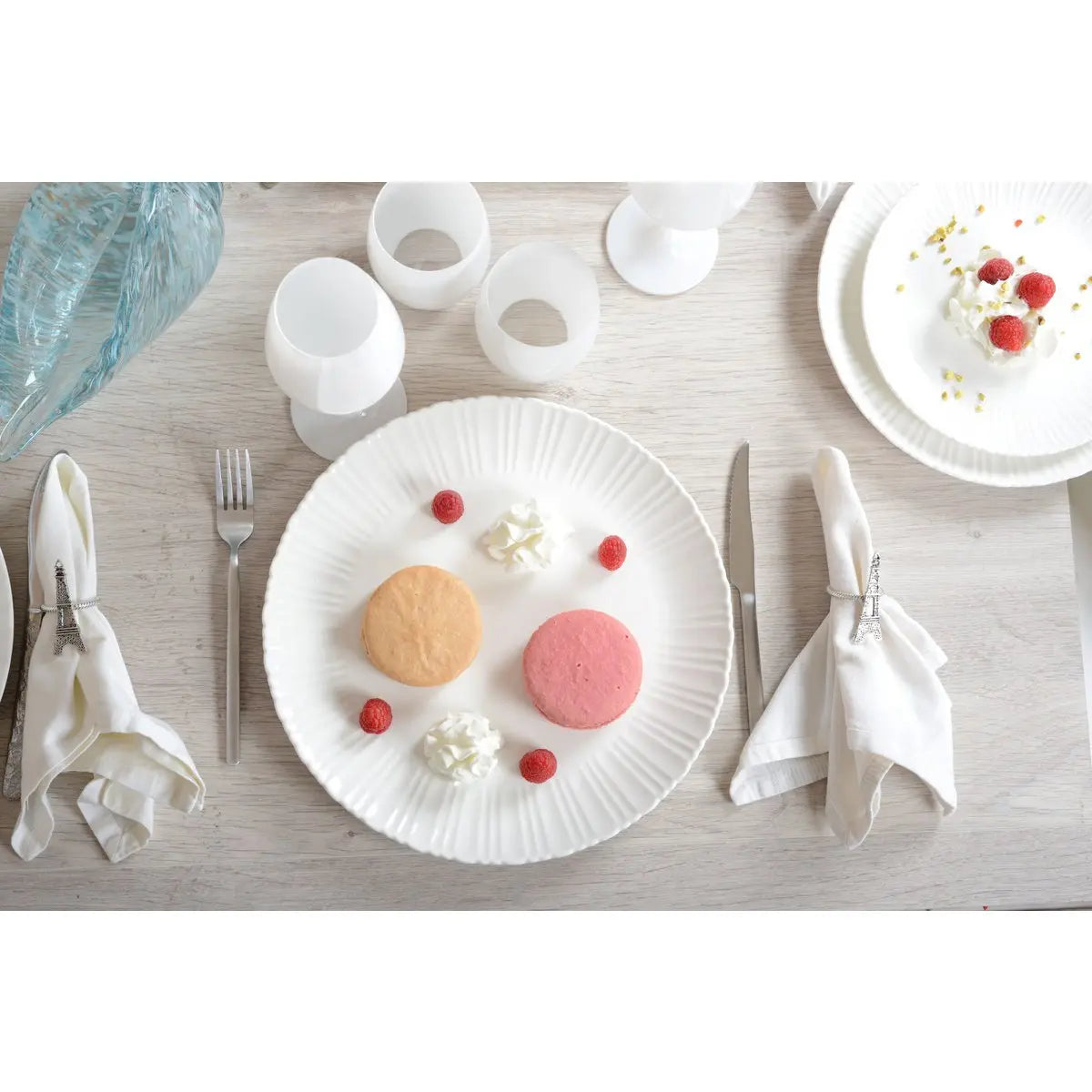 Assiette de présentation blanche Flora 31.8x31.8x2.7cm AULICA