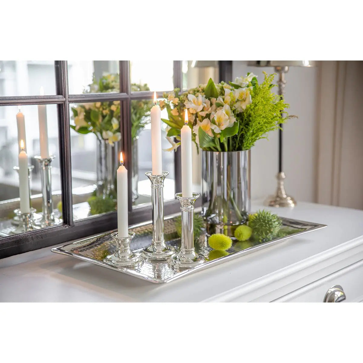 Bougeoir EDZARD Fiona pour bougies en bâtonnet, hauteur 15 cm, noble argenté, résistant au ternissement EDZARD-SHOP.com