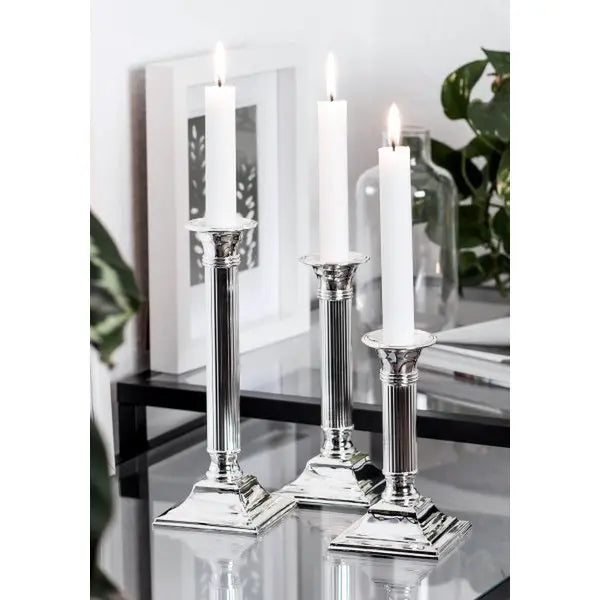 Bougeoir EDZARD Lincoln pour bougies en bâtonnet, tige cannelée, noble argenté, protégé contre la ternissure, H 19 cm EDZARD-SHOP.com