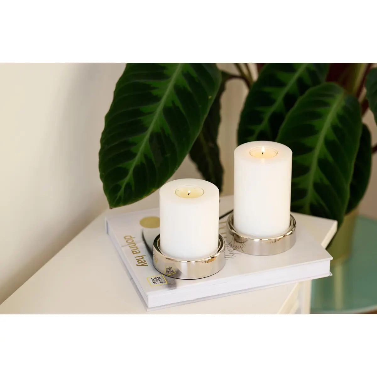 EDZARD EDZARD set de 2 bougeoirs Sanremo, noble argenté, résistant au ternissement, ø 10 cm, pour bougies piliers EDZARD-SHOP.com