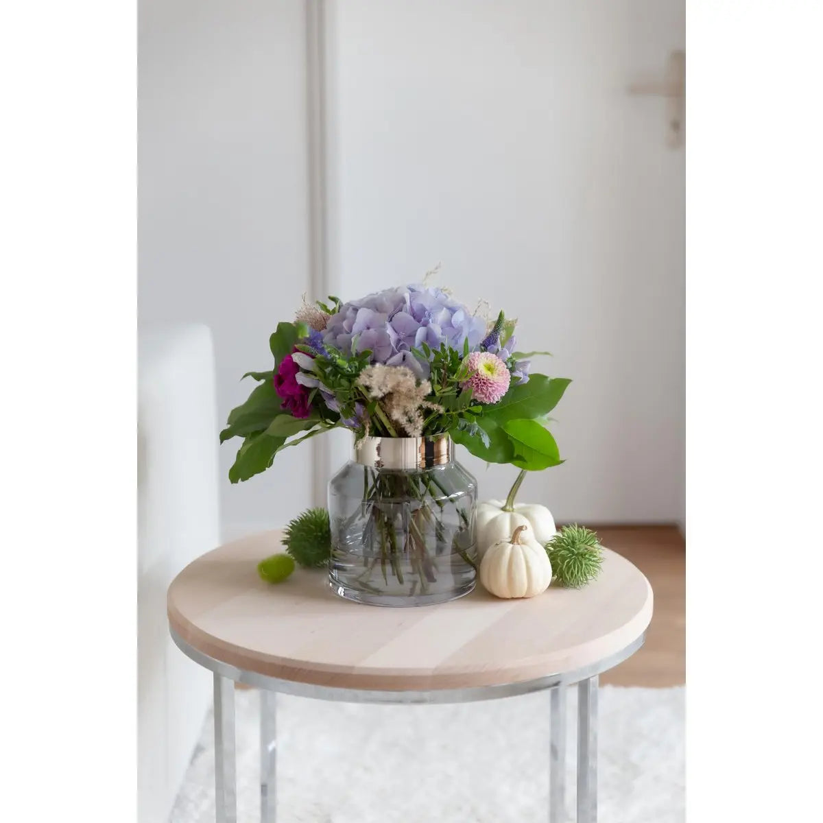 EDZARD Vase Gabi (Ø 17 cm, hauteur 19 cm), verre de cristal foncé soufflé à la bouche avec un bord en platine EDZARD-SHOP.com