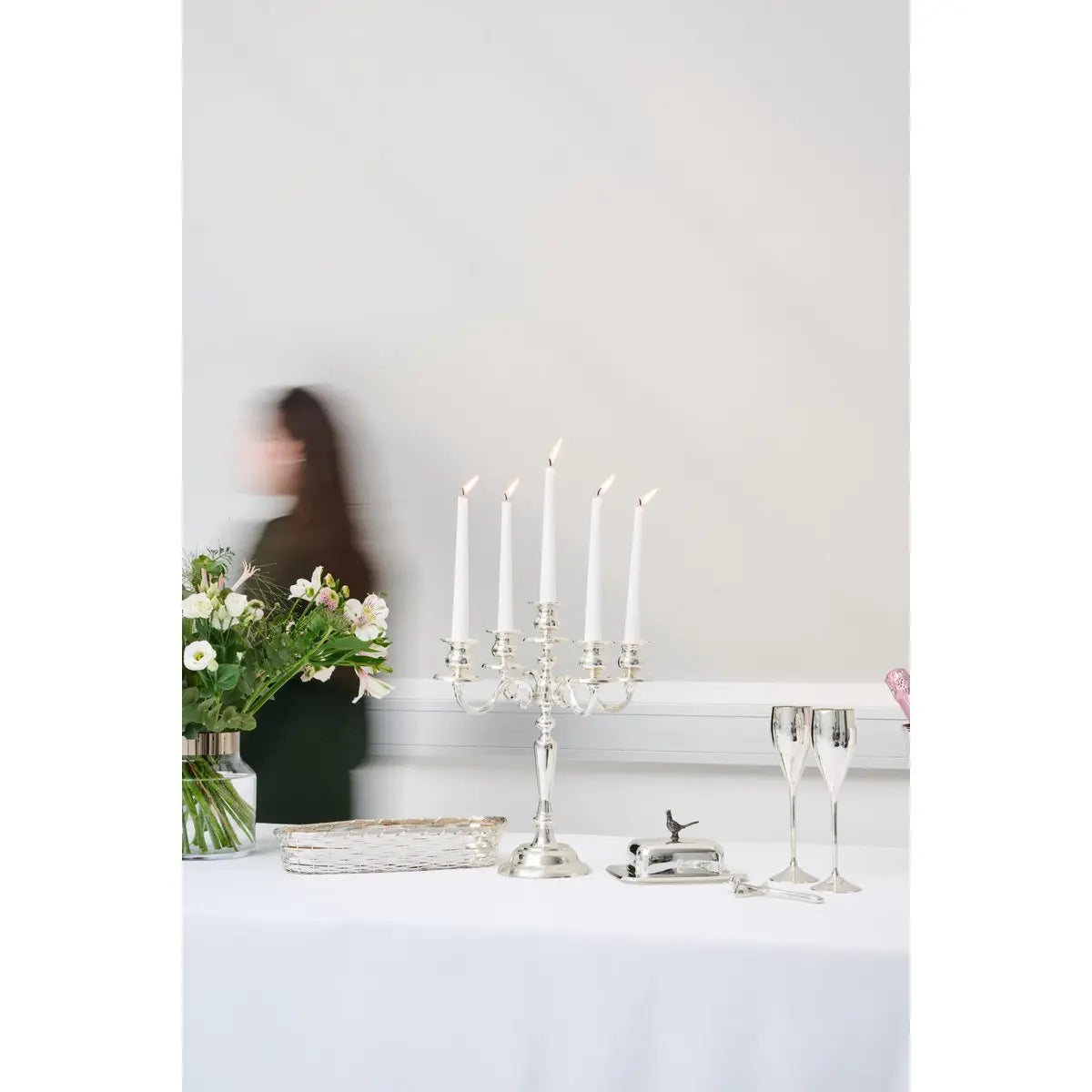 EDZARD bougeoir Regina, 5 flammes, hauteur 37 cm, noble argenté, résistant au ternissement EDZARD-SHOP.com