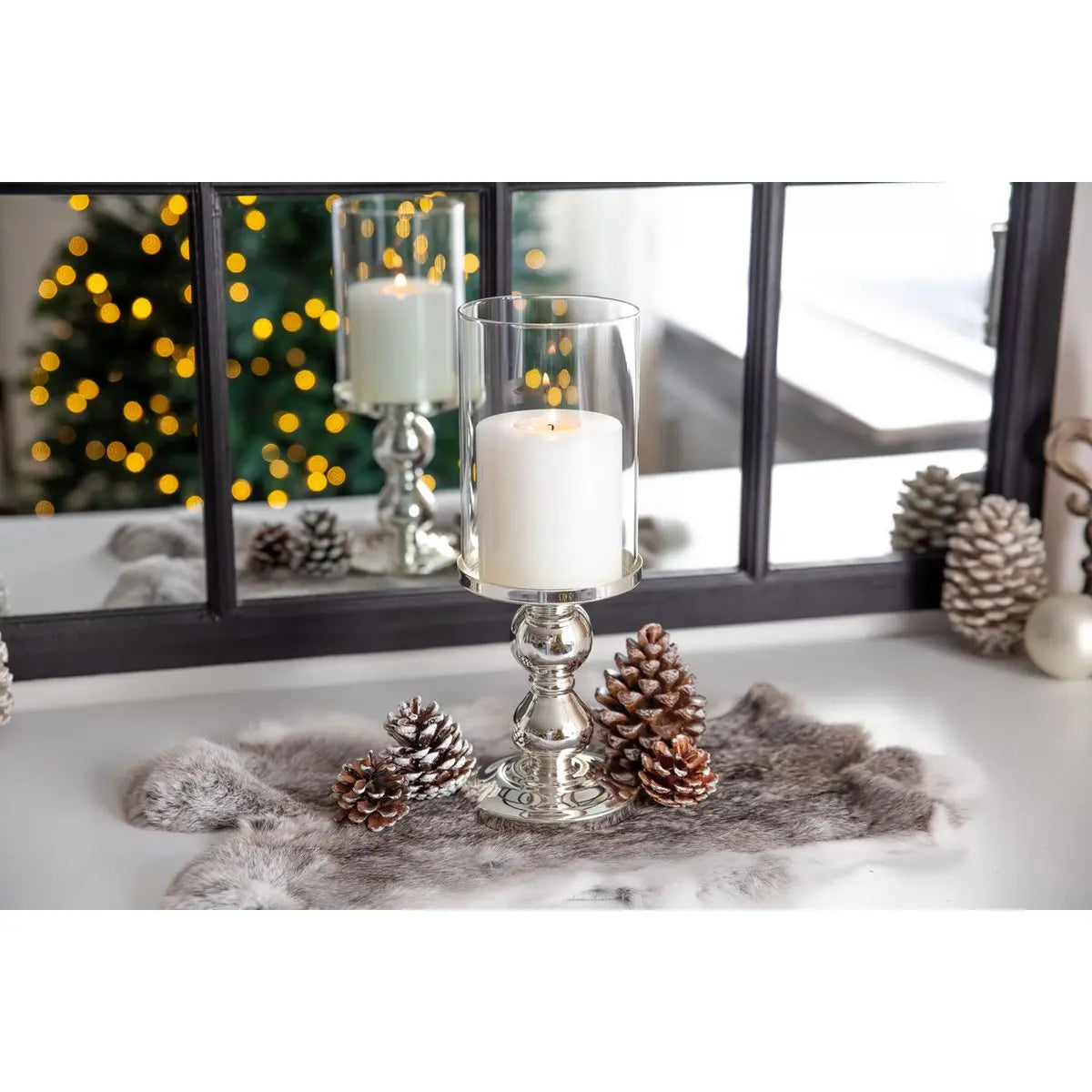 EDZARD lanterne Mascha, noble argenté, résistant au ternissement, hauteur 28 cm, pour bougies jusqu'à 10 cm de diamètre EDZARD-SHOP.com