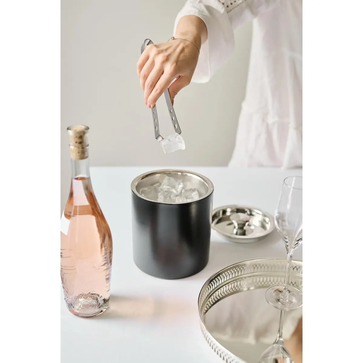 Edzard Ice Bucket Pearl H 16 cm avec couvercle, tamis et pince à glace EDZARD-SHOP.com
