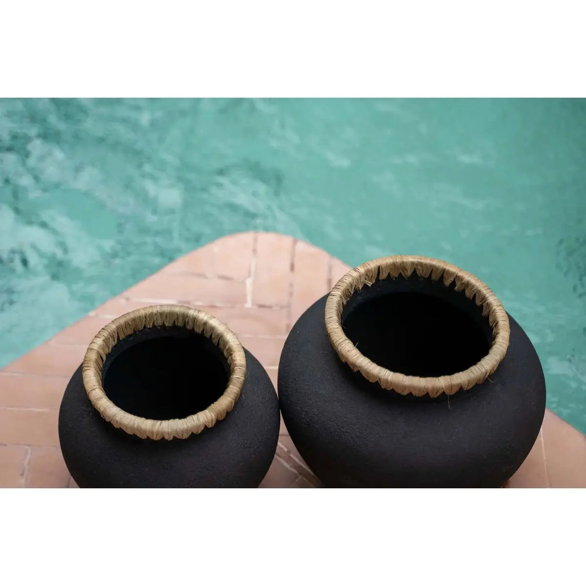 Le Vase Styly - Noir Naturel - L Bazar Bizar Living