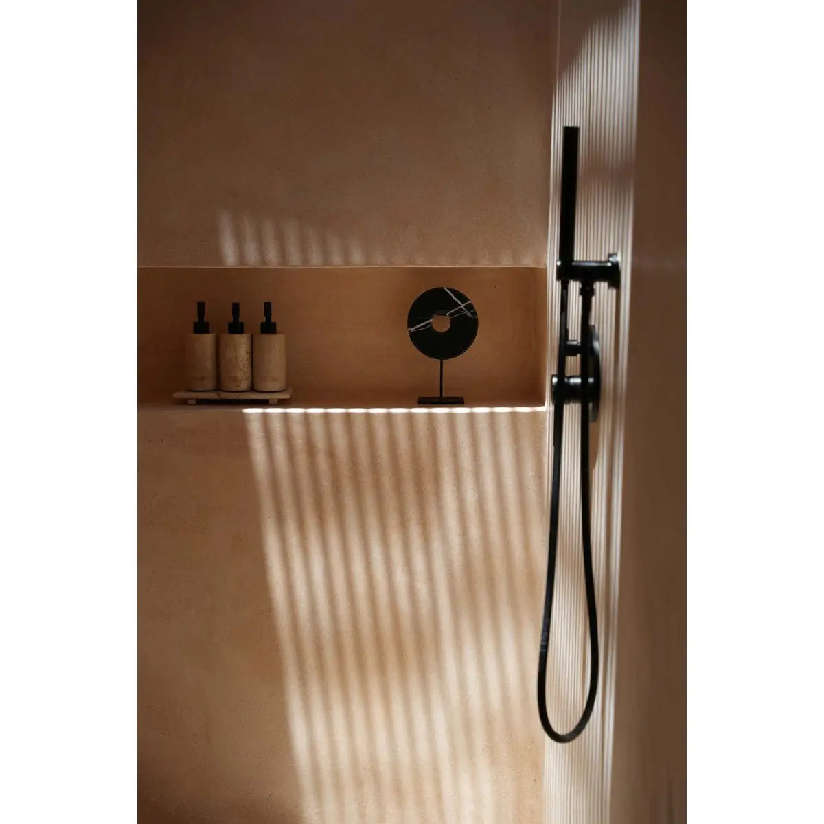 Le disque de marbre sur support - Noir - M Bazar Bizar Living