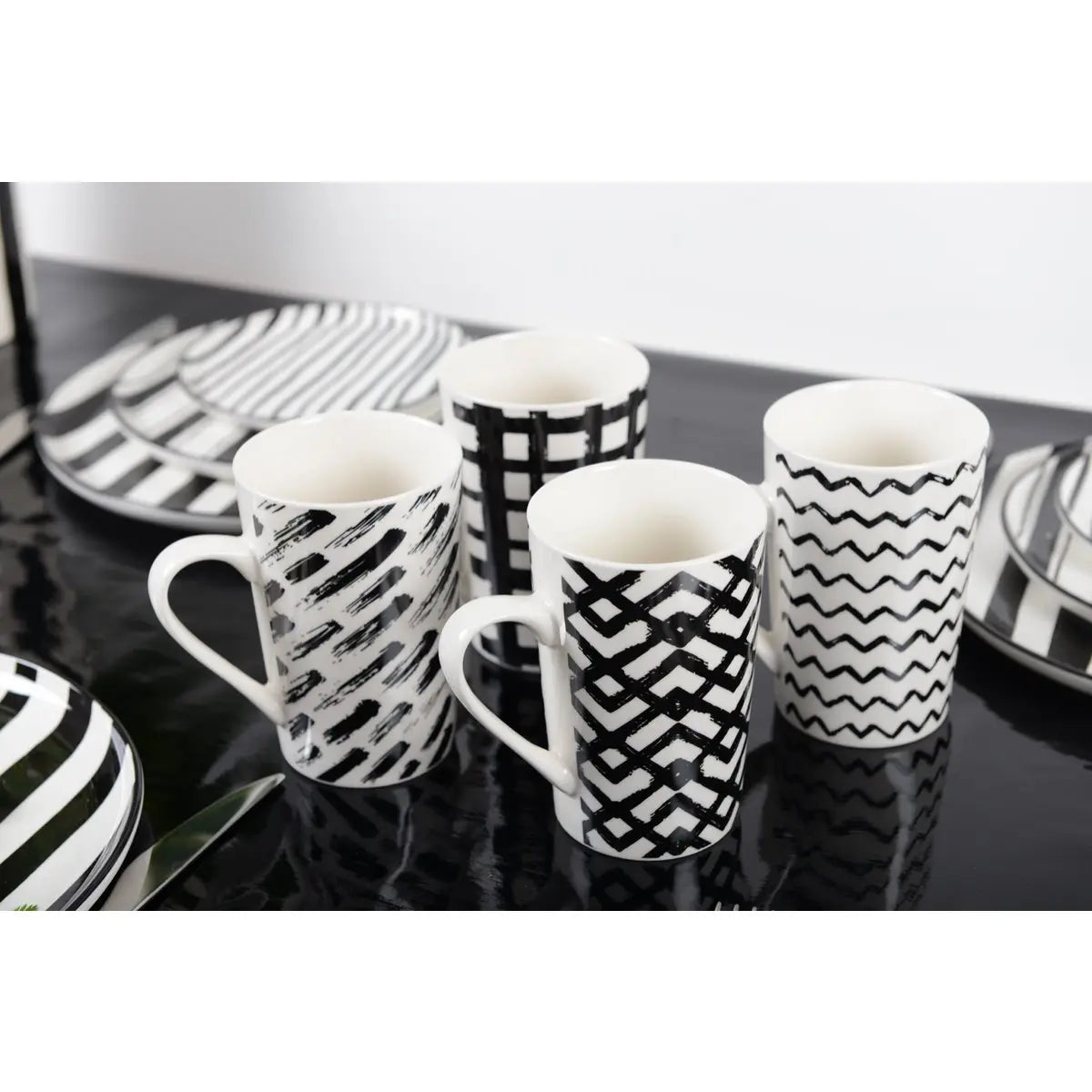 Mugs 450ml noir & blanc - lot de 4 AULICA