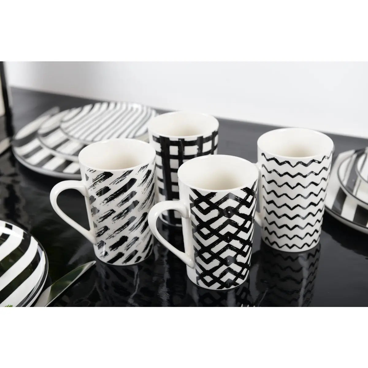 Mugs 450ml noir & blanc - lot de 4 AULICA