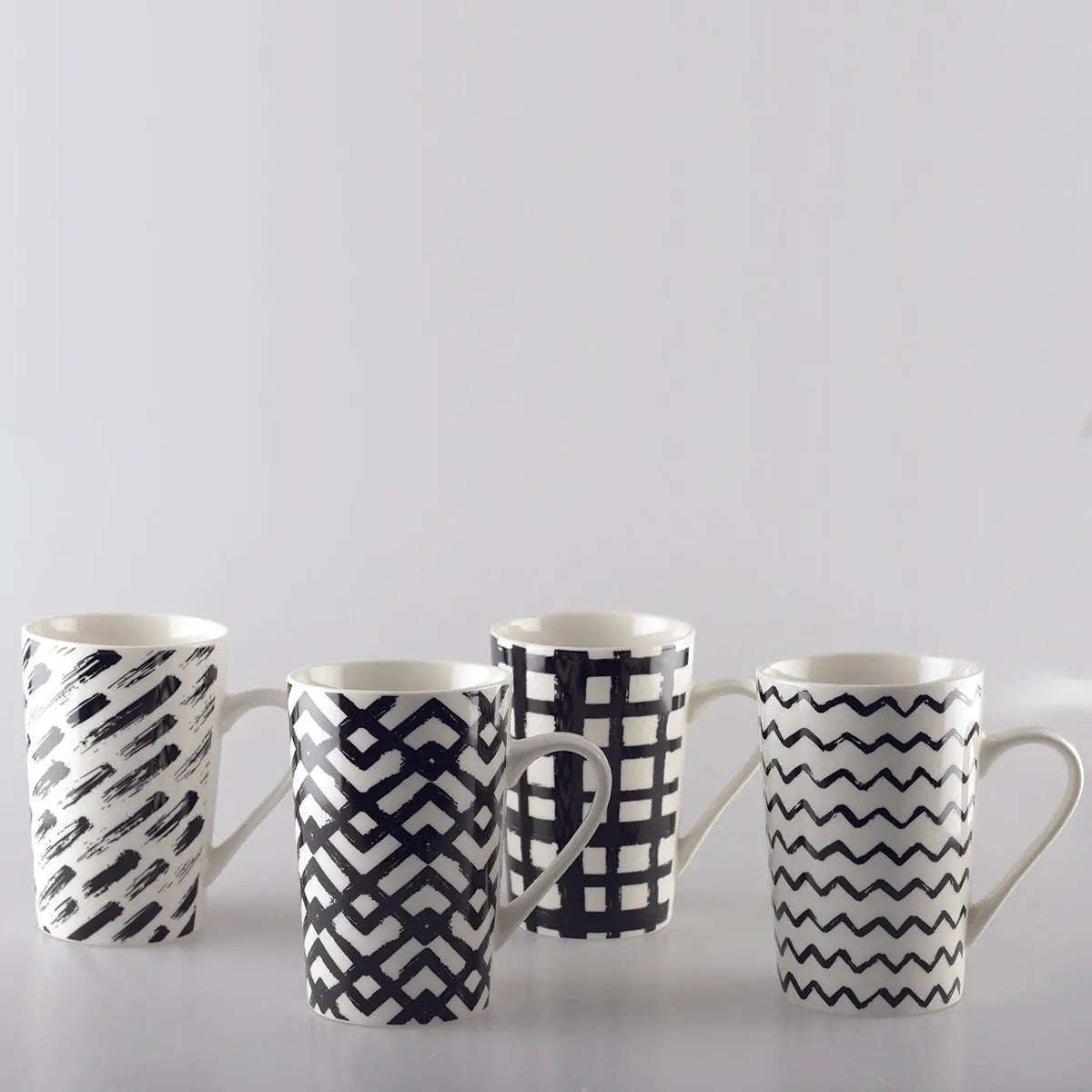 Mugs 450ml noir & blanc - lot de 4 AULICA