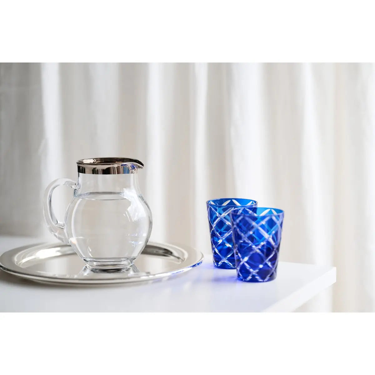 Pichet EDZARD Olivia, verre cristal soufflé à la bouche avec rebord en platine, hauteur 16 cm, capacité 1,0 litre EDZARD-SHOP.com