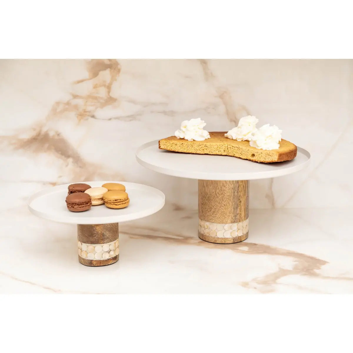 Plat à tarte blanc sur pied en bois grand modèle 30x30x15cm AULICA