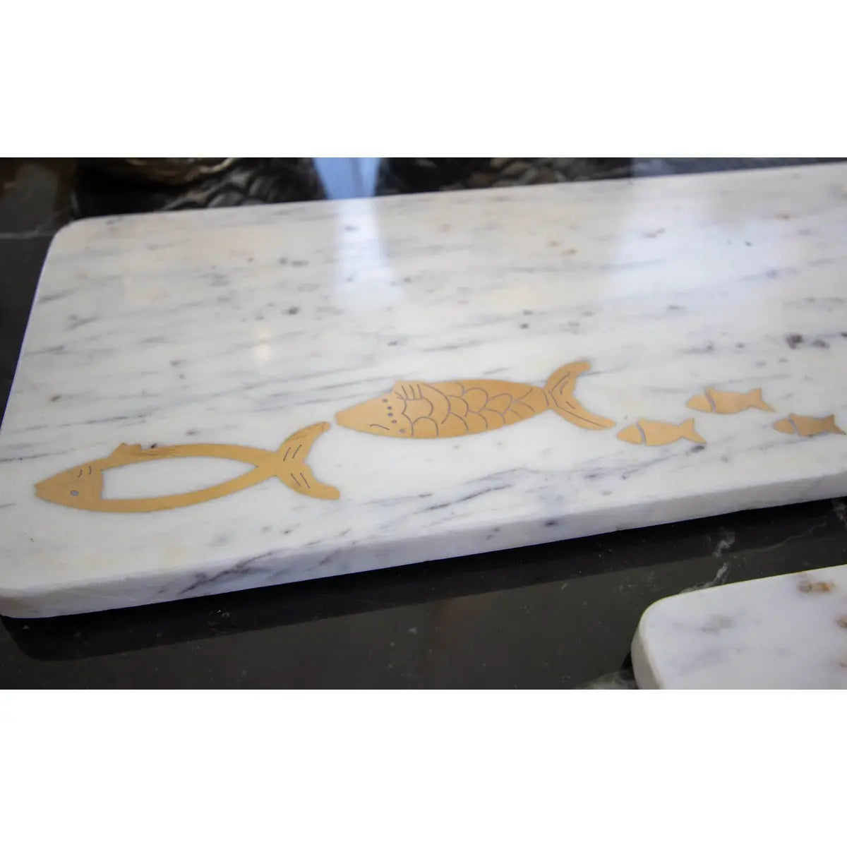 Plateau à fromage en marbre poisson doré 40x15.5x1.5cm AULICA