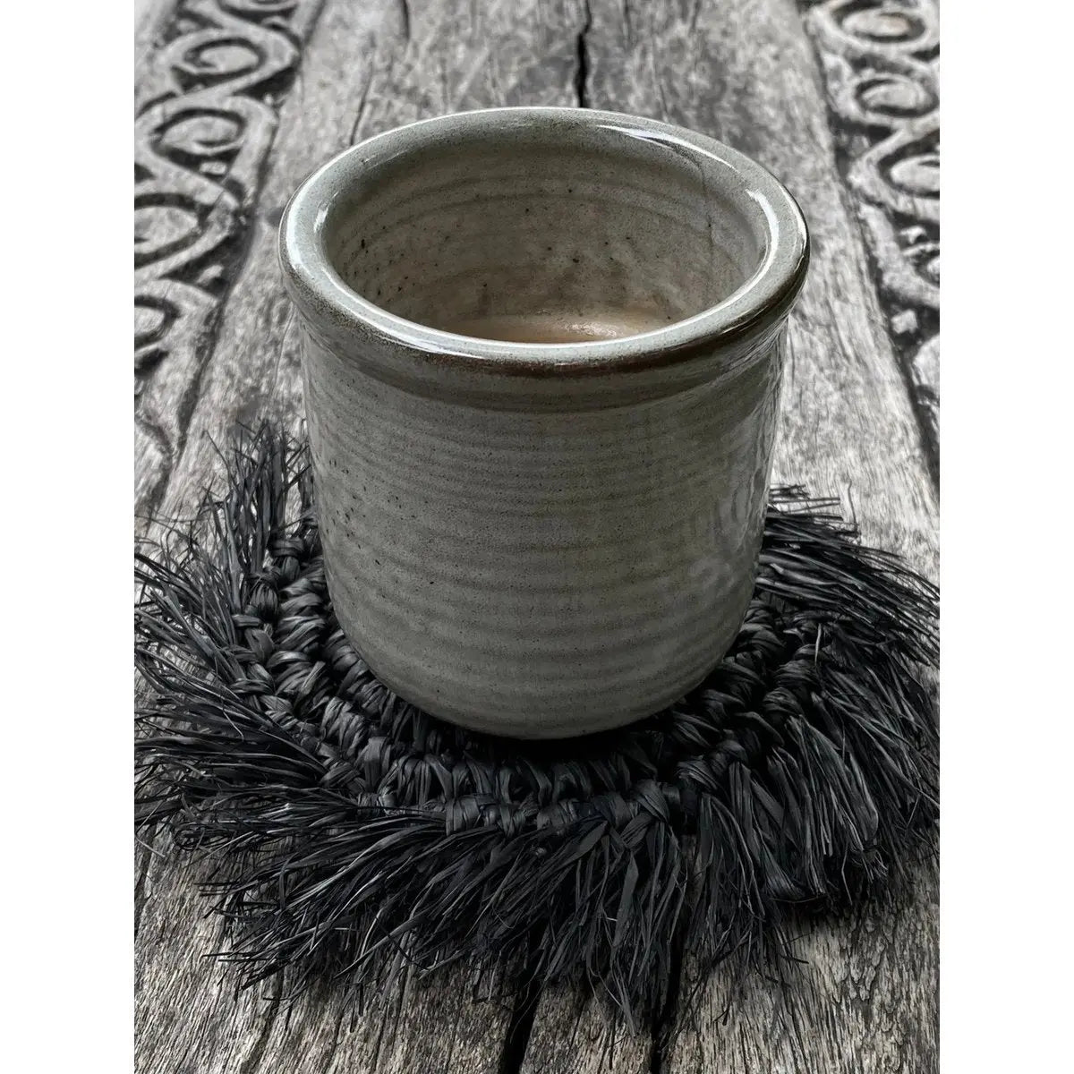 Sous-verre en raphia à franges - Noir Bazar Bizar Living