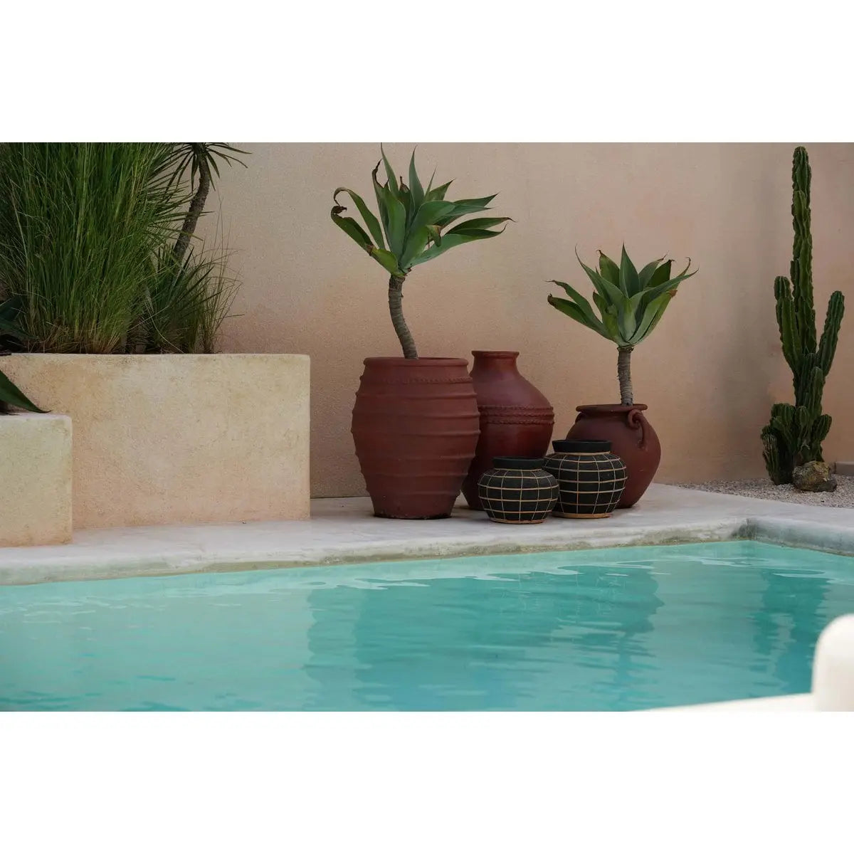 Vase Le Ventre - Noir Naturel - L Bazar Bizar Living