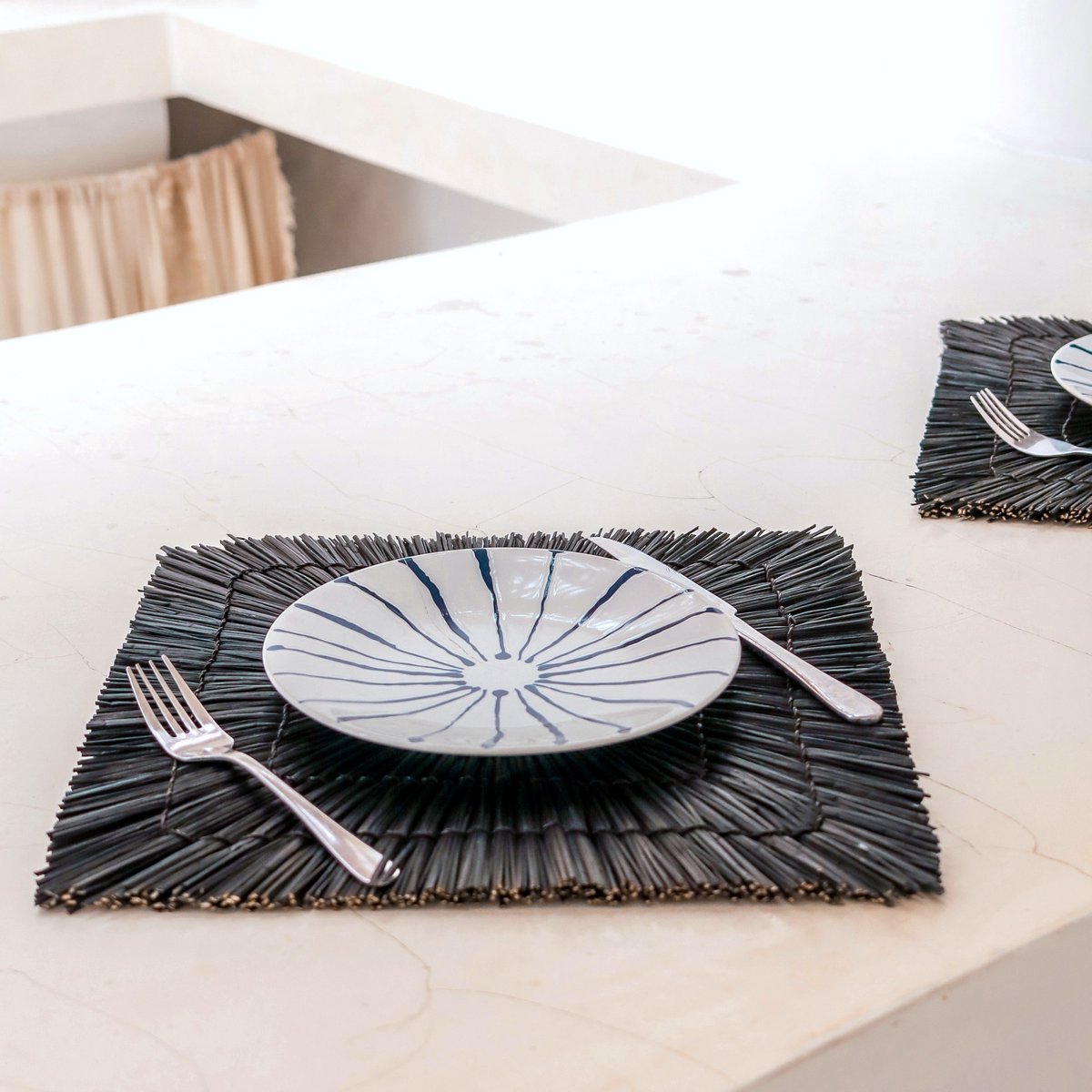 Set de table en jonc de mer noir (lot de 2, 4 ou 6) 36 cm | Set de table carré rectangulaire VARNA (noir)
