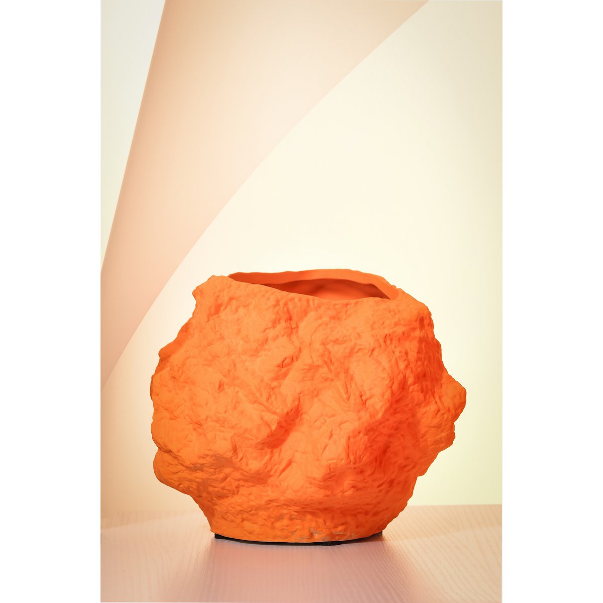 Vase en céramique aux allures de rocaille, en orange tendance CHU20OR