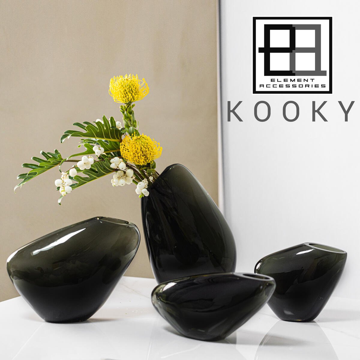 Vase au design innovant, forme organique semblable à un galet, KOOKY21GR