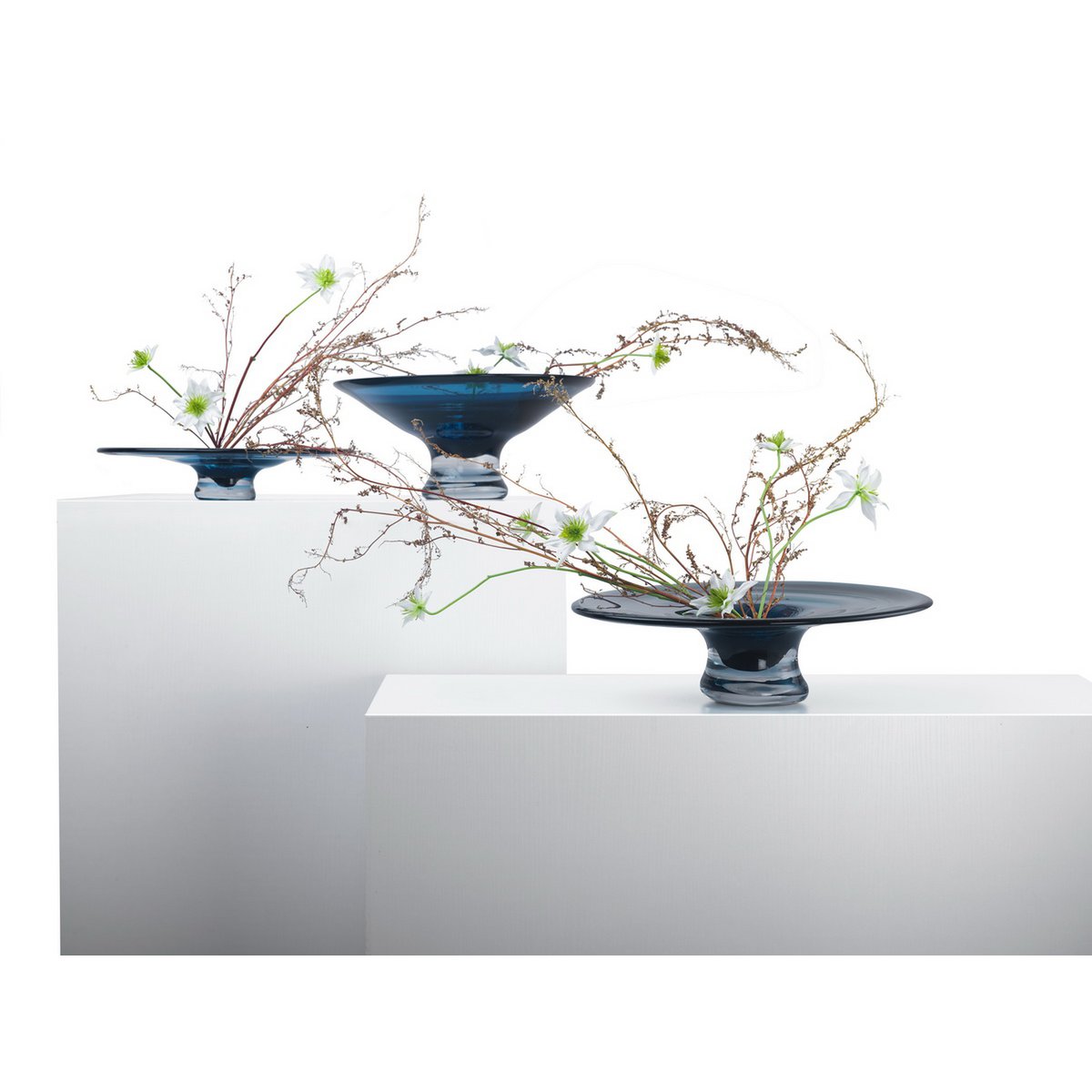 Vase or round, flat bowl, thick, deep blue glass, hand-turned: ALAIN