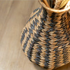 Vase boho tissé DAYANA noir en jacinthe d'eau